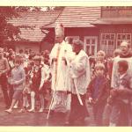 Poświęcenie placu pod budowę  nowego Kościoła Parafialnego - 14. 08. 1982 r.