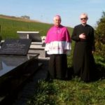 Odwiedziny bp. Jana Szkodonia przy grobie ks. kan. Mariana Juraszka - 22 kwiecień 2018 rok